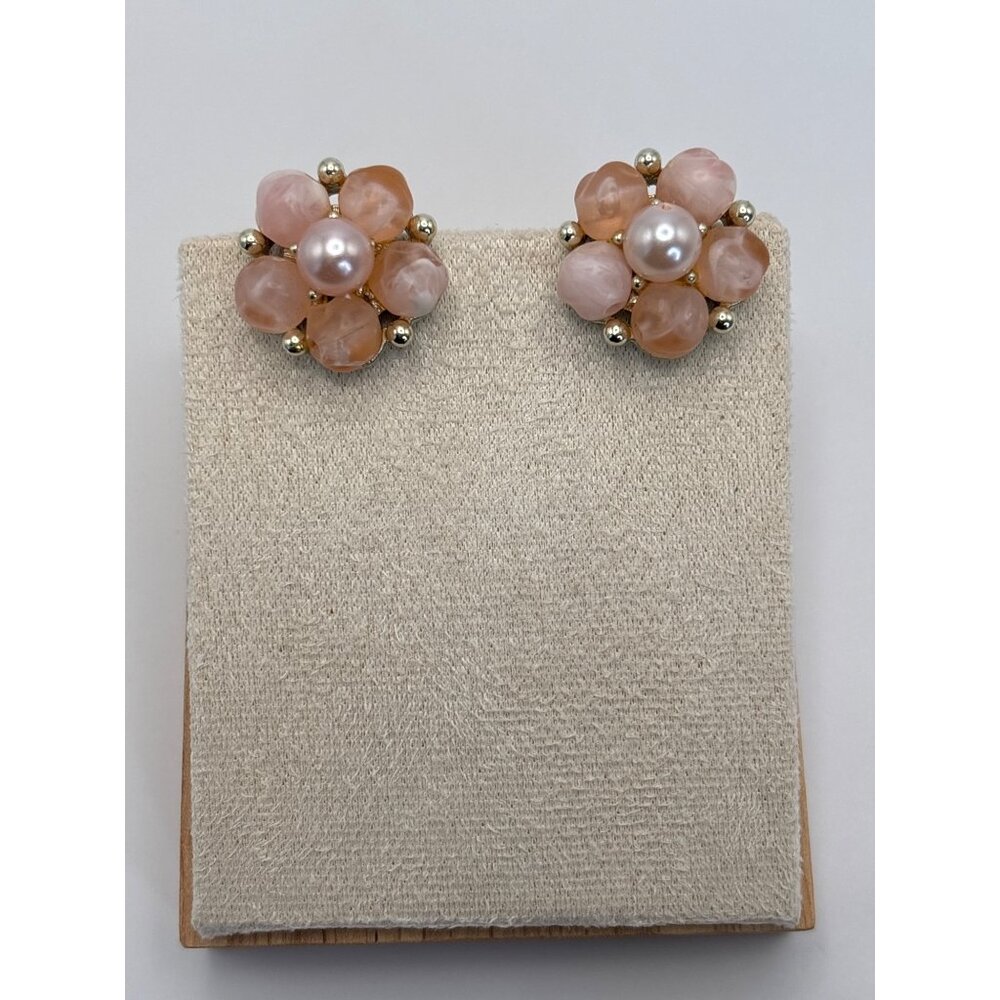 Vintage Lisner Pink Silver Tone Cluster Faux Pearl Clip On Earrings